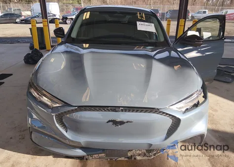 2023 Ford Mustang Mach-E Select z USA, uszkodzony, nr VIN 3FMTK1S54PMB00983